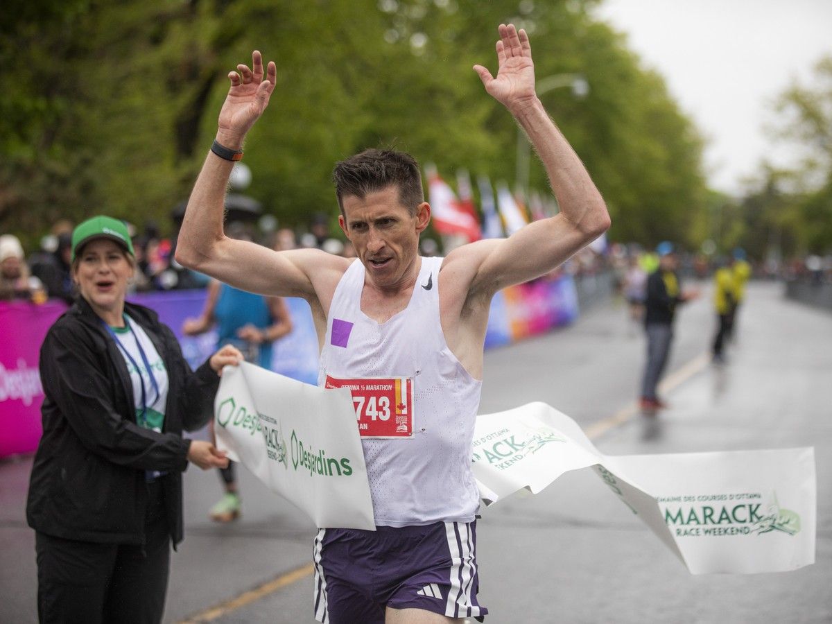  Ryan Wojdyla won the half marathon race Sunday morning with the time of 1:08:55.