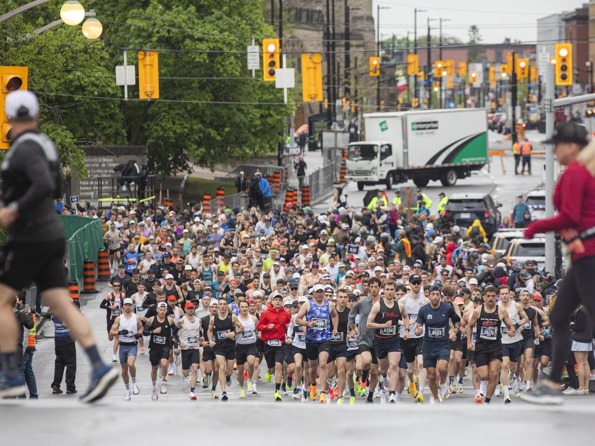  The marathon runners hit the road first, kicking the races off Sunday morning.