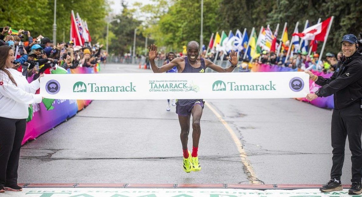  Elvis Cheboi finished the marathon in just over 2:09, winning the Tamarack Homes Ottawa International Marathon.