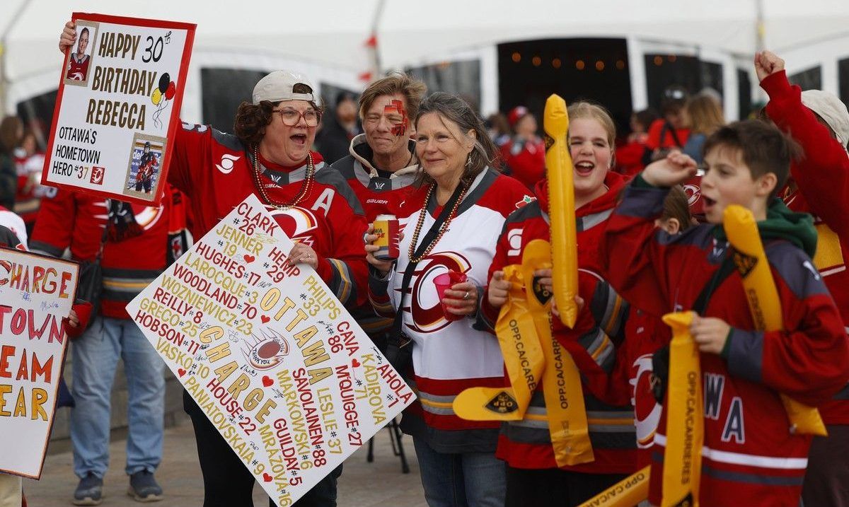  Ottawa Charge fans outside the Canadian Tire Centre in Ottawa before Game 3 of the PWHL playoffs against the Boston Fleet on Friday evening.