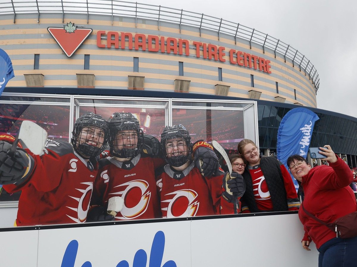Gallery: Ottawa hockey fans geared up for Charge playoff series