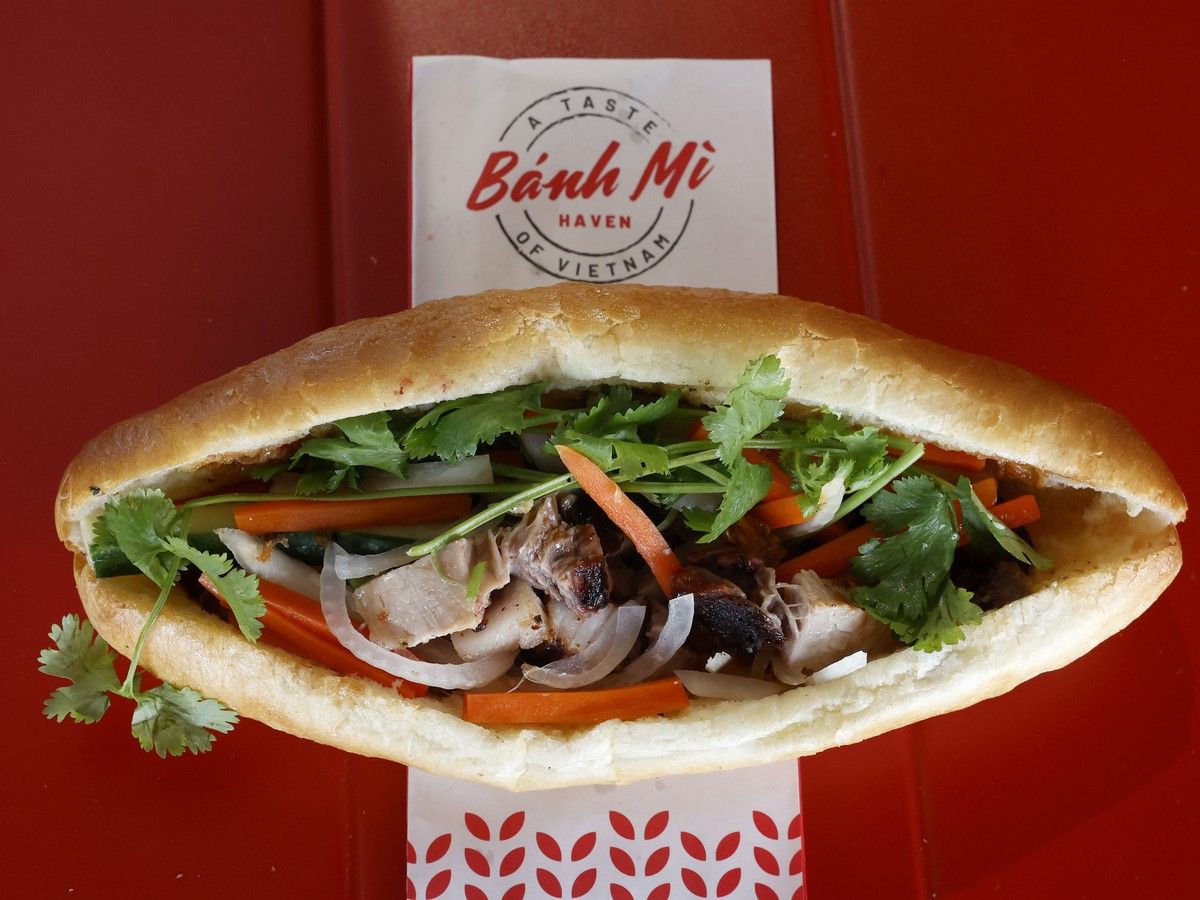 roast pork banh mi