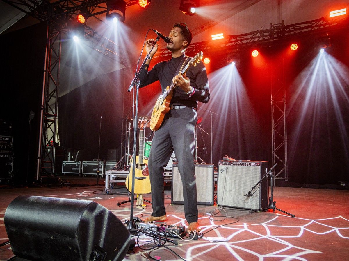 Hawaii-born singer-songwriter and guitarist Ron Artis II performs barefoot during Ottawa Bluesfest at LeBreton Flats on Saturday, July 11, 2026. Hawaii-born singer-songwriter and guitarist Ron Artis II performs barefoot during Ottawa Bluesfest at LeBreton Flats on Saturday, July 11, 2026.
