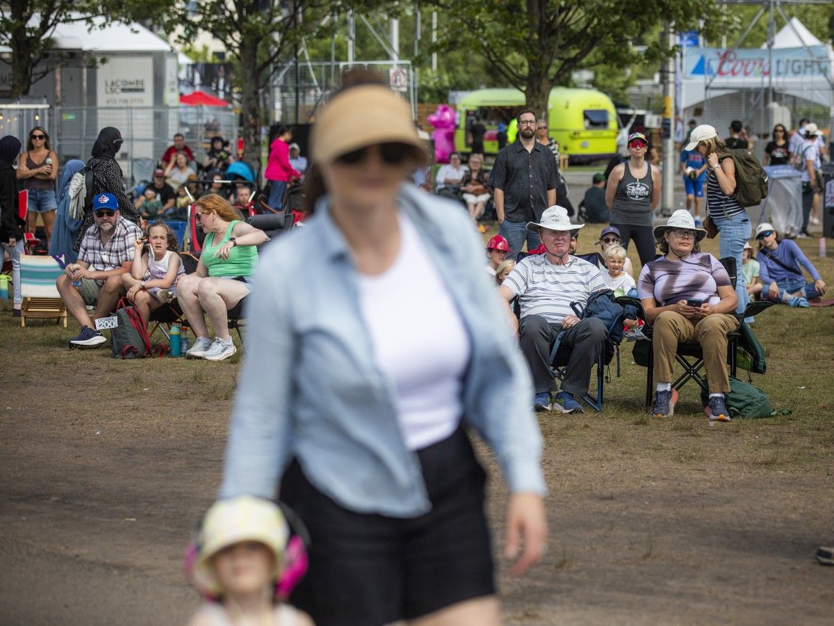 Music lovers soaked up an afternoon of free live music at Bluesfest on July 19, designed to celebrate Ottawa’s 200th birthday. Music lovers soaked up an afternoon of free live music at Bluesfest on July 19, designed to celebrate Ottawa’s 200th birthday.