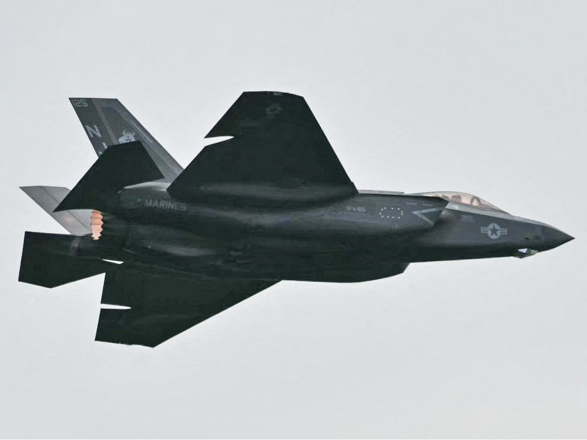 There have been a number of recent incidents in which military officers or Department of National Defence senior officials have appeared to publicly promote the F-35s. There have been a number of recent incidents in which military officers or Department of National Defence senior officials have appeared to publicly promote the F-35s.