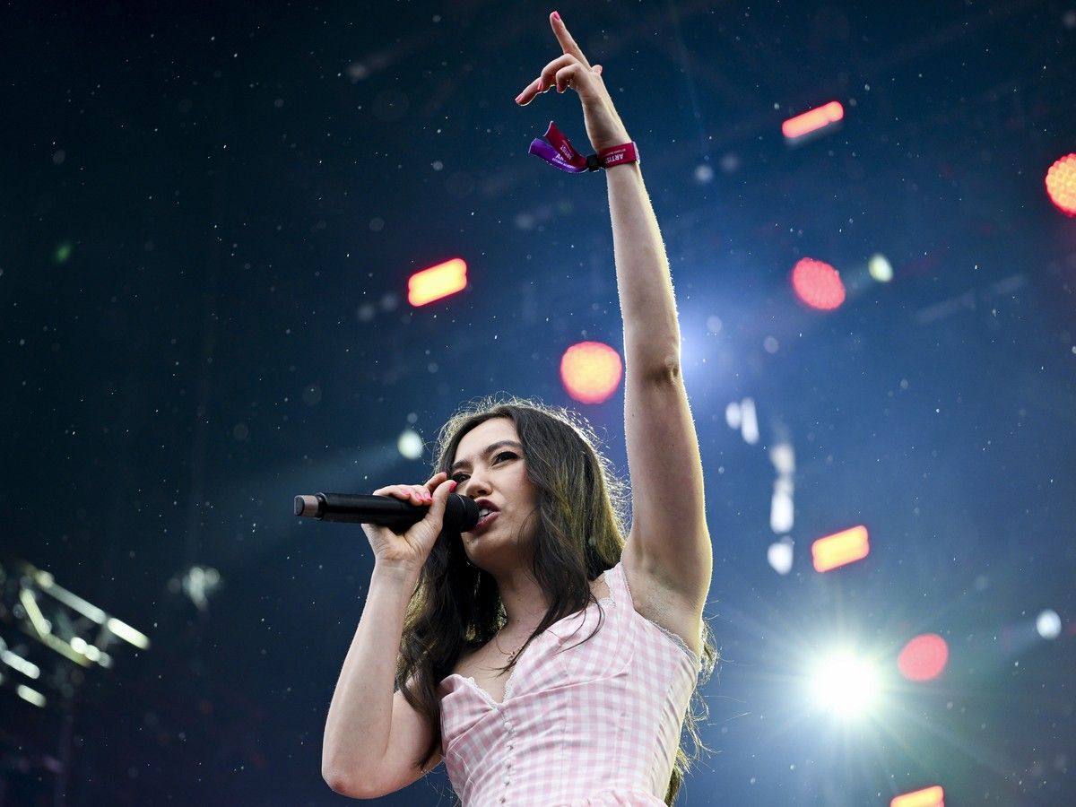 A light drizzle falls as Jade Hilton performs at Ottawa Bluesfest at LeBreton Flats on Thursday, July 9, 2026. A light drizzle falls as Jade Hilton performs at Ottawa Bluesfest at LeBreton Flats on Thursday, July 9, 2026.