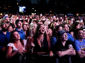 Fans take in artist Cody Johnson