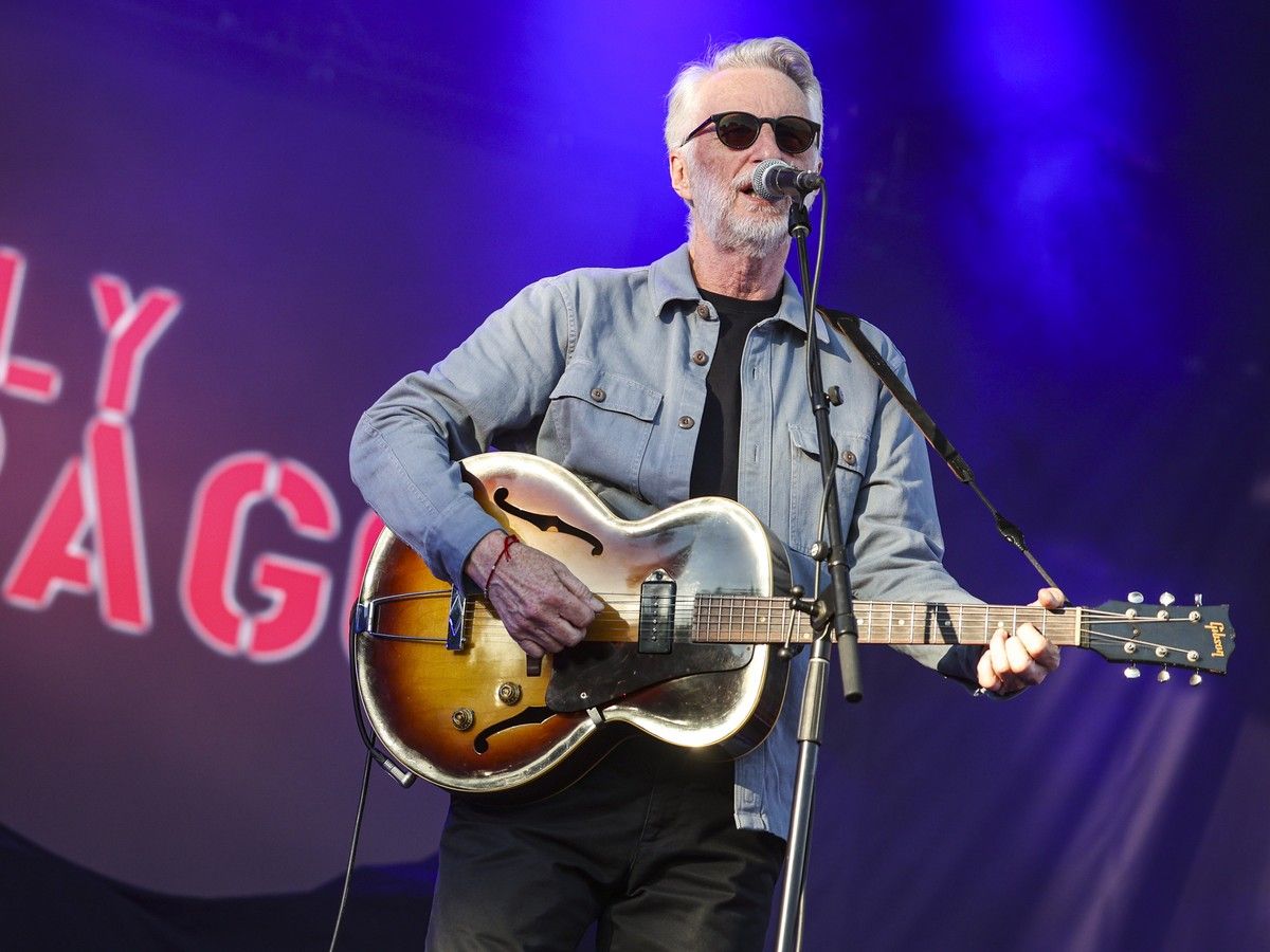 Billy Bragg performed on the Hard Rock Stage at Ottawa Bluesfest on July 16. PHOTO BY GREG KOLZ, BLUESFEST PHOTO SERVICE Billy Bragg performed on the Hard Rock Stage at Ottawa Bluesfest on July 16. PHOTO BY GREG KOLZ, BLUESFEST PHOTO SERVICE