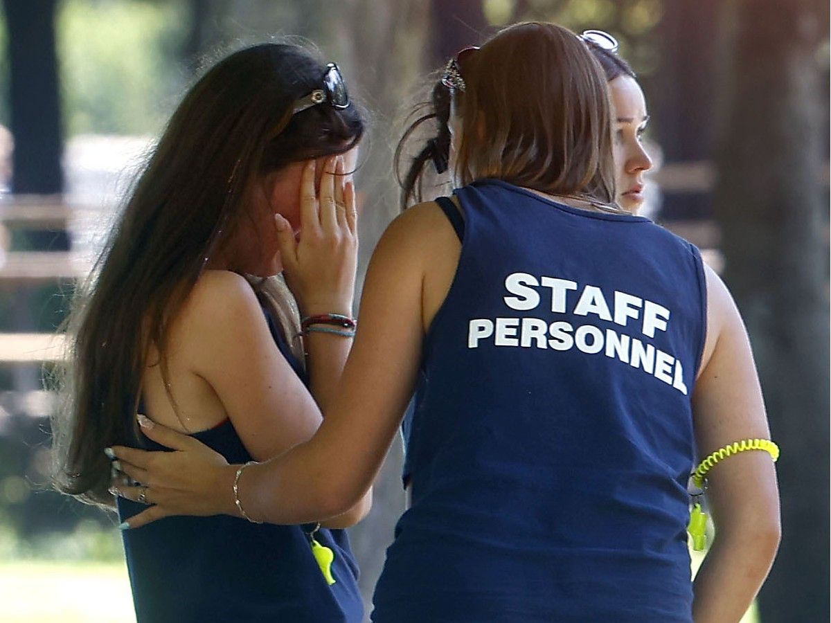  A young girl is in serious condition following a dramatic swimming pool incident at Sylvia Holden pool, off Queen Elizabeth Driveway near Fifth Avenue in the Glebe Friday. First responders were called to the scene shortly after noon. Ottawa lifeguards staff were shaken up at the scene. Ottawa Police were on scene investigating Friday afternoon.