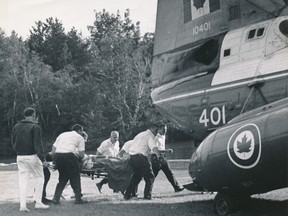 A helicopter flew injured to hospital