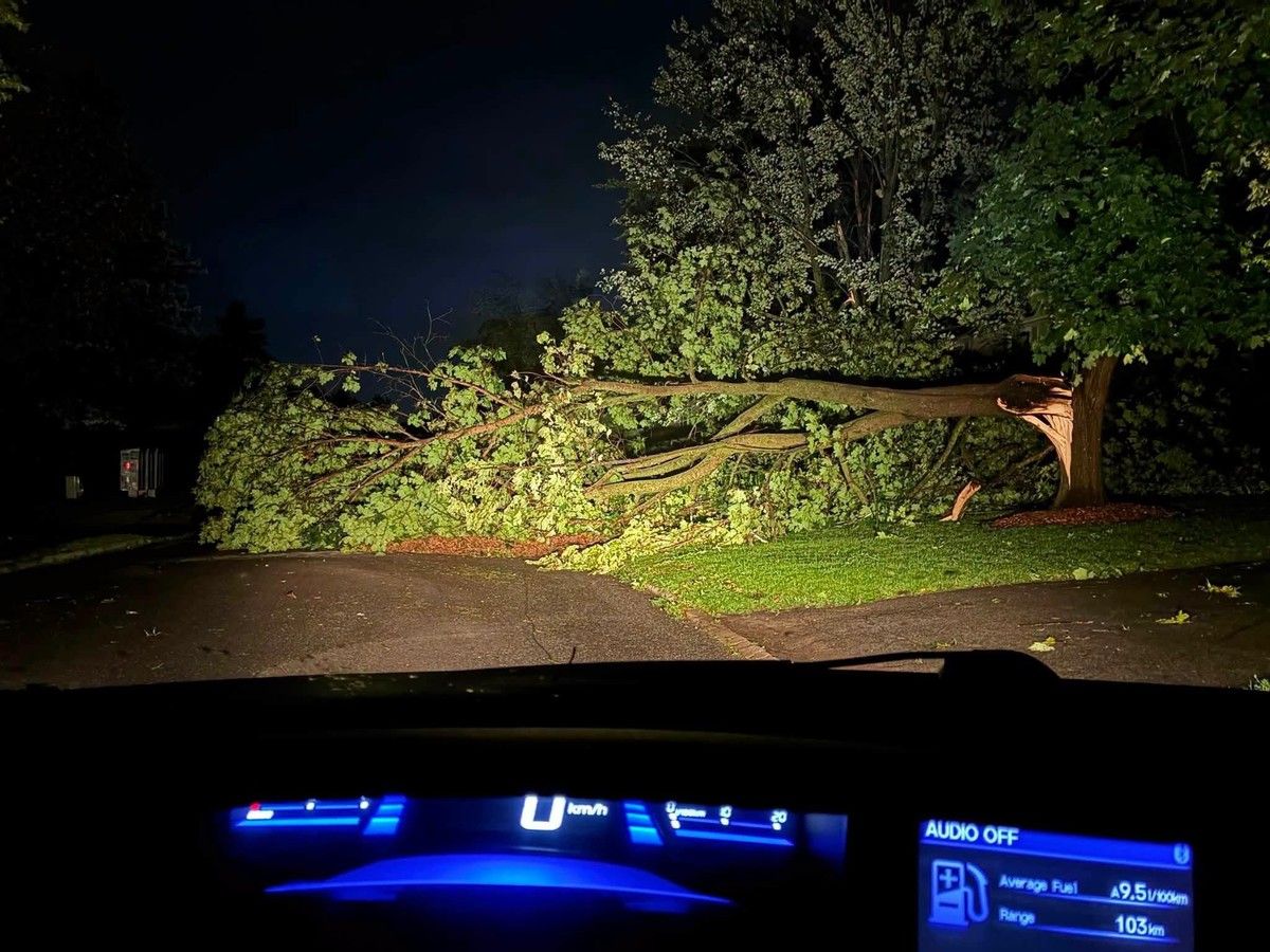 Storm Scene (Photo: Sean Devine / Facebook) Storm Scene (Photo: Sean Devine / Facebook)