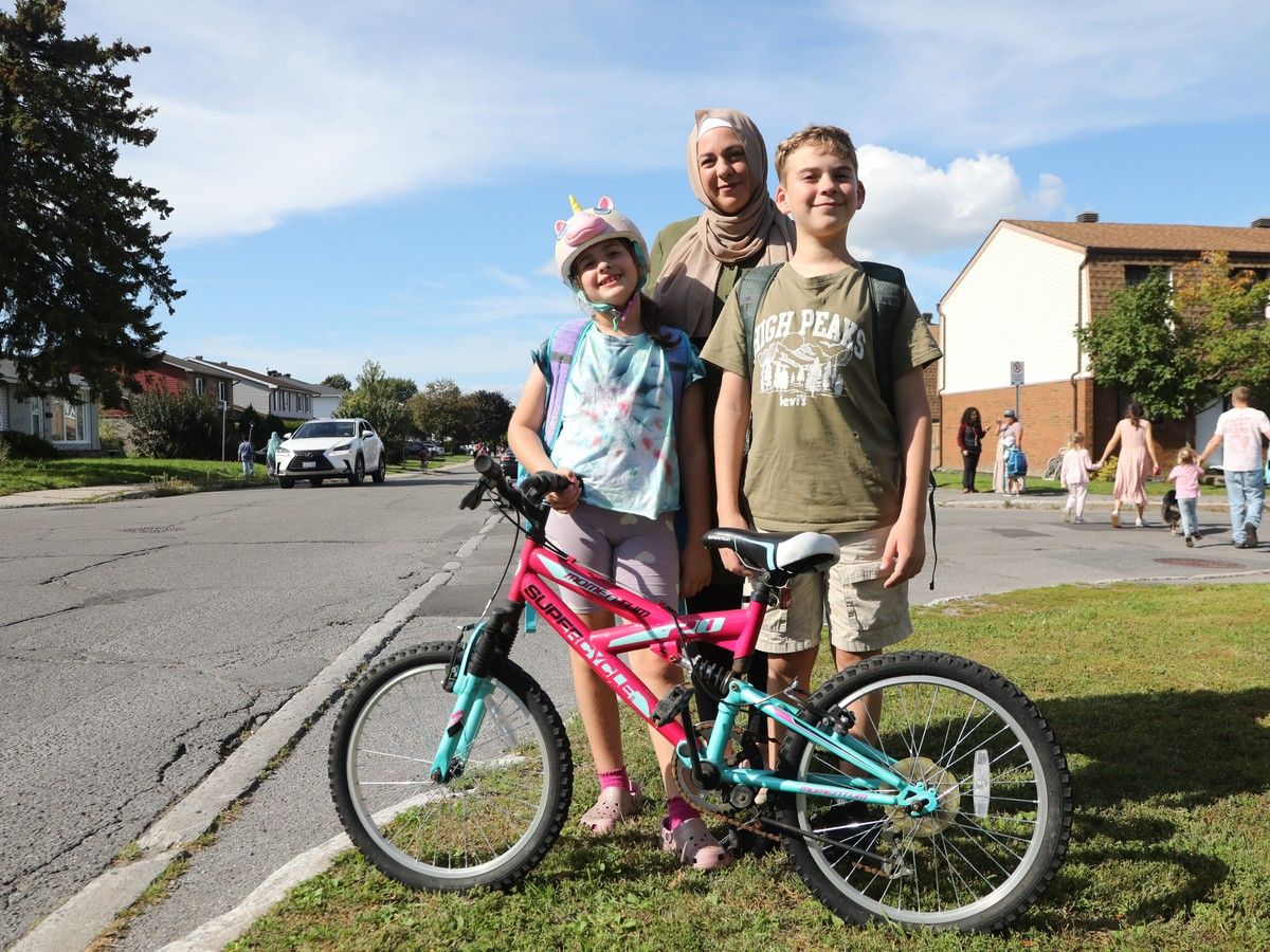 This Ottawa intersection is dangerous and parents say it needs a new crossing