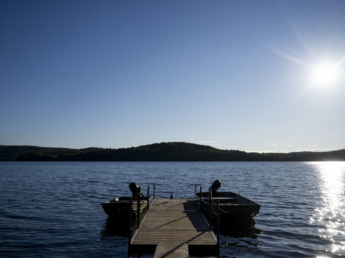  A pair of boats docked at La Pêche Lake near Le Haven Que., on Friday, Aug. 28, 2026.