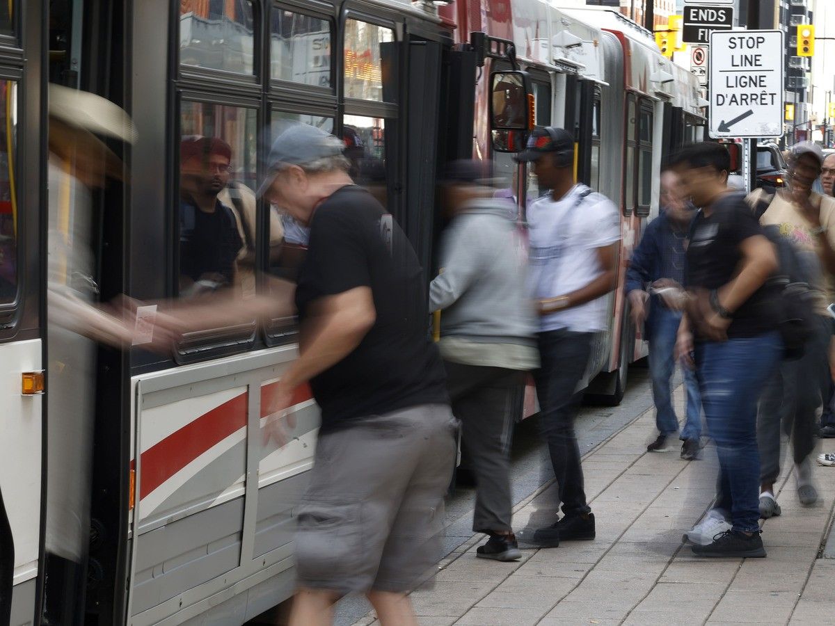 Brilliant Deachman column about mayor using OC Transpo