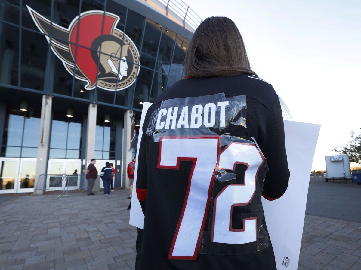 Photos: Senators fans get creative with Brady Tkachuk back in town