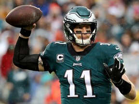 Philadelphia Eagles' Carson Wentz passes the ball against the San Francisco 49ers on Sunday. (GETTY IMAGES)