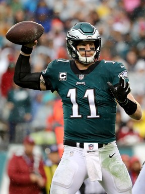 Philadelphia Eagles' Carson Wentz passes the ball against the San Francisco 49ers on Sunday. (GETTY IMAGES)