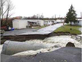 Residents of Parc se la Riviera in Gatineau had to be evacuated due to flooding Monday Oct. 30, 2017. 50 people were affected.