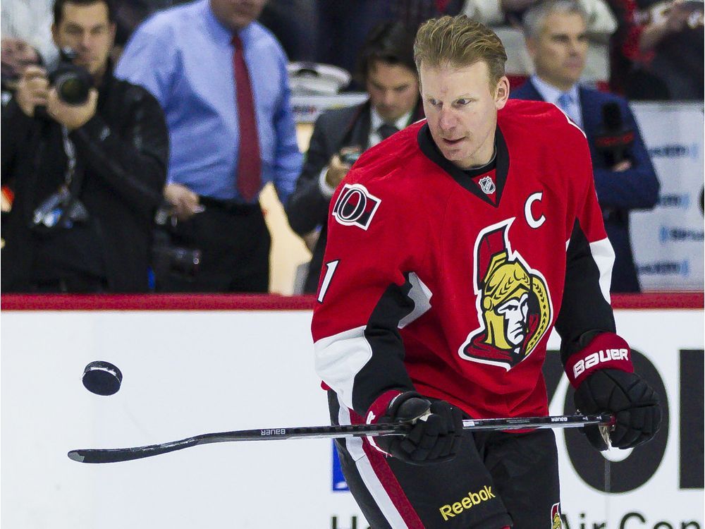 Daniel Alfredsson adjusting to new role with Red Wings
