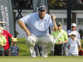 Mark Blakefield lines up his putt on the 18th green as he wins his first victory on the Mackenzie Tour – PGA Tour Canada at the Hylands Golf Club on Sunday, August 20, 2017.