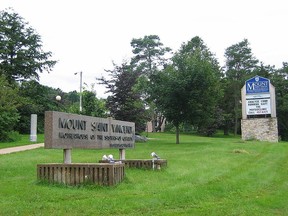 A 206 file of the entrance to Mount Saint Vincent University. (Wikimedia Commons/misterjerk2/HO)
