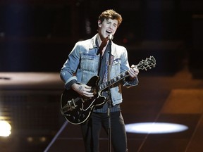 Canadian musican Shawn Mendes performs during the 2018 Echo Music Awards ceremony Thursday, April 12, 2018 in Berlin.