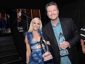 Gwen Stefani and Blake Shelton, winner of the Favorite Album award for 'If I'm Honest' and Favorite Male Country Artist award, pose backstage at the People's Choice Awards 2017 at Microsoft Theater on January 18, 2017 in Los Angeles, Calif. (Charley Gallay/Getty Images for People's Choice Awards)