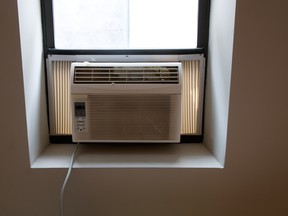 Air conditioner unit in window