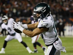 Golden Tate of the Philadelphia Eagles completes a reception to score a touchdown against the Chicago Bears  on Sunday. (GETTY IMAGES)