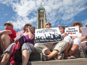 Close to 1,500 protestors, some current and former public servants, showed up on Parliament Hill to sing the Harperman song on Sept. 17, 2015.