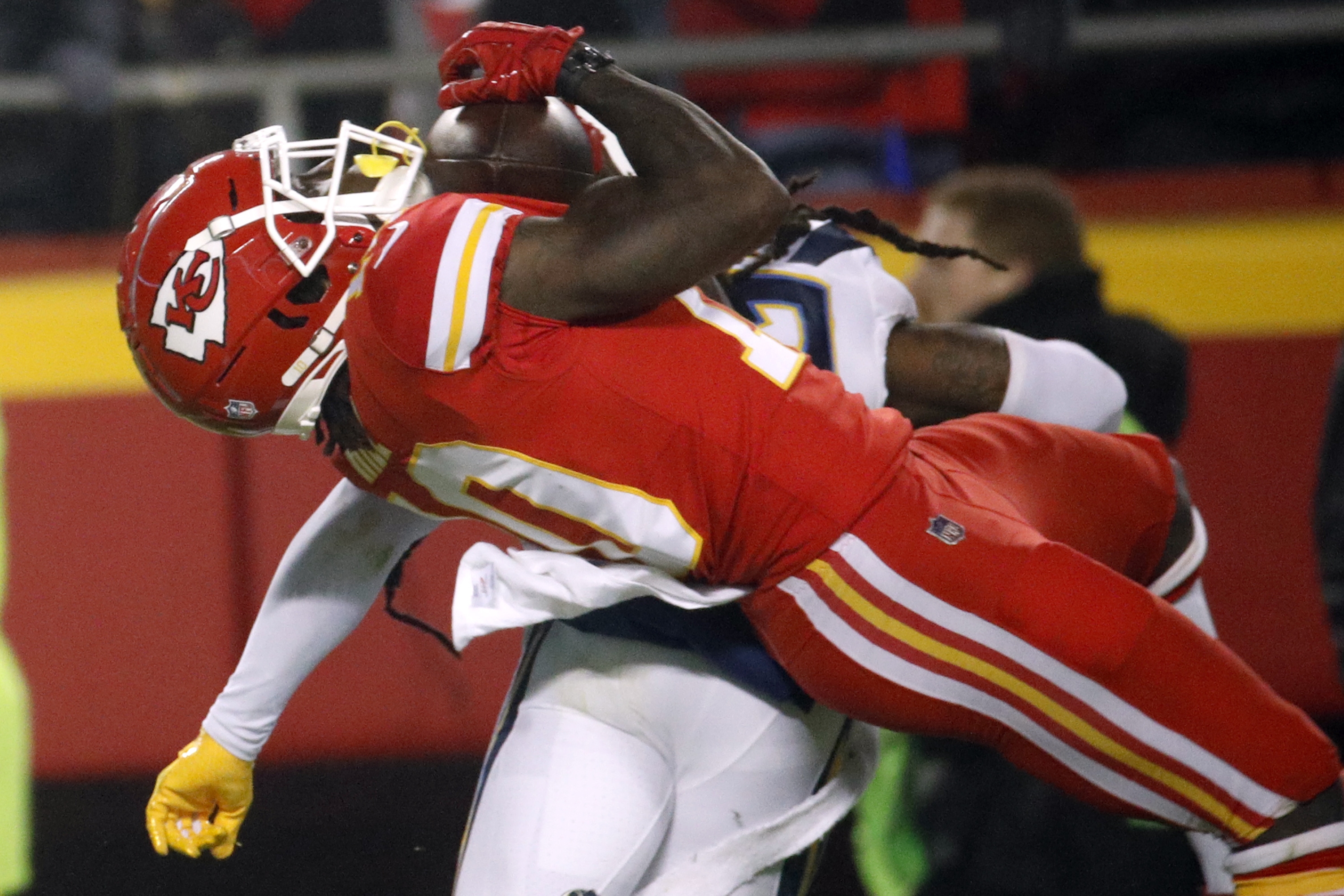 KANSAS CITY, MO - JANUARY 21: Kansas City Chiefs tight end Travis Kelce (87)  smiles and records