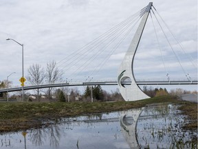The Airport Parkway pedestrian and cycling bridge in Ottawa on April 25, 2019. Errol McGihon/Postmedia