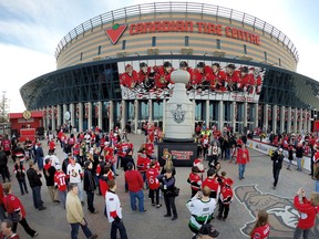 Tailgating, an extremely popular tradition south of the border, should be enthusiastically celebrated by the Ottawa Senators, writes Don Brennan. (Wayne Cuddington/Postmedia Network)