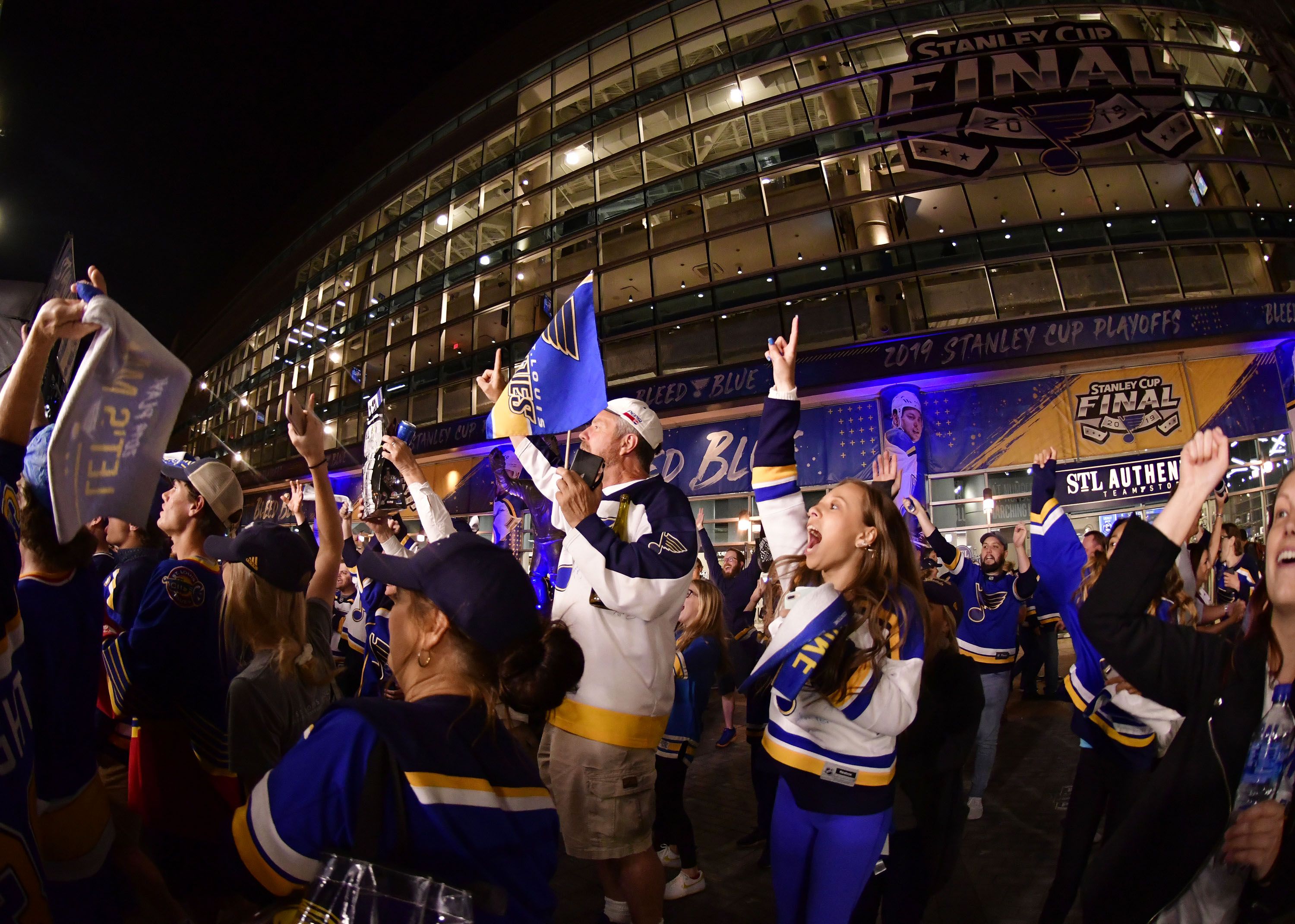 St. Louis Blues celebrate Stanley Cup victory with colorful parade - ABC  News