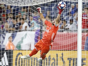 Canadian goalkeeper Maxime Crépeau has signed a long-term extension with the Vancouver Whitecaps.