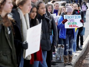Students protest to education cuts.