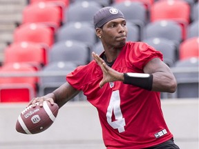 Dominique Davis prepares to throw as the Redblacks practice at TD Place on Aug. 7, 2019.