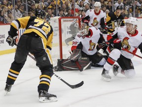 Penguins’ Patric Hornqvist beats Sens goalie Marcus Hogberg blocker-side for a second-period goal on Monday night in Pittsburgh. (AP)