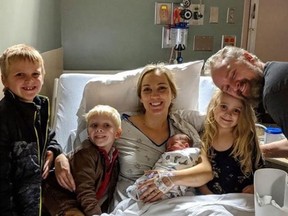Kathleen Thorson is pictured with her husband, Jesse, and children Danny, Grace, James and newborn Teddy. (The Thorsons/Instagram)