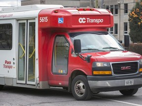 OC Transpo Para Transpo bus