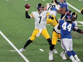 Steelers quarterback Ben Roethlisberger throws a pass during Monday’s game against the New York Giants. It was his first game in 364 days.