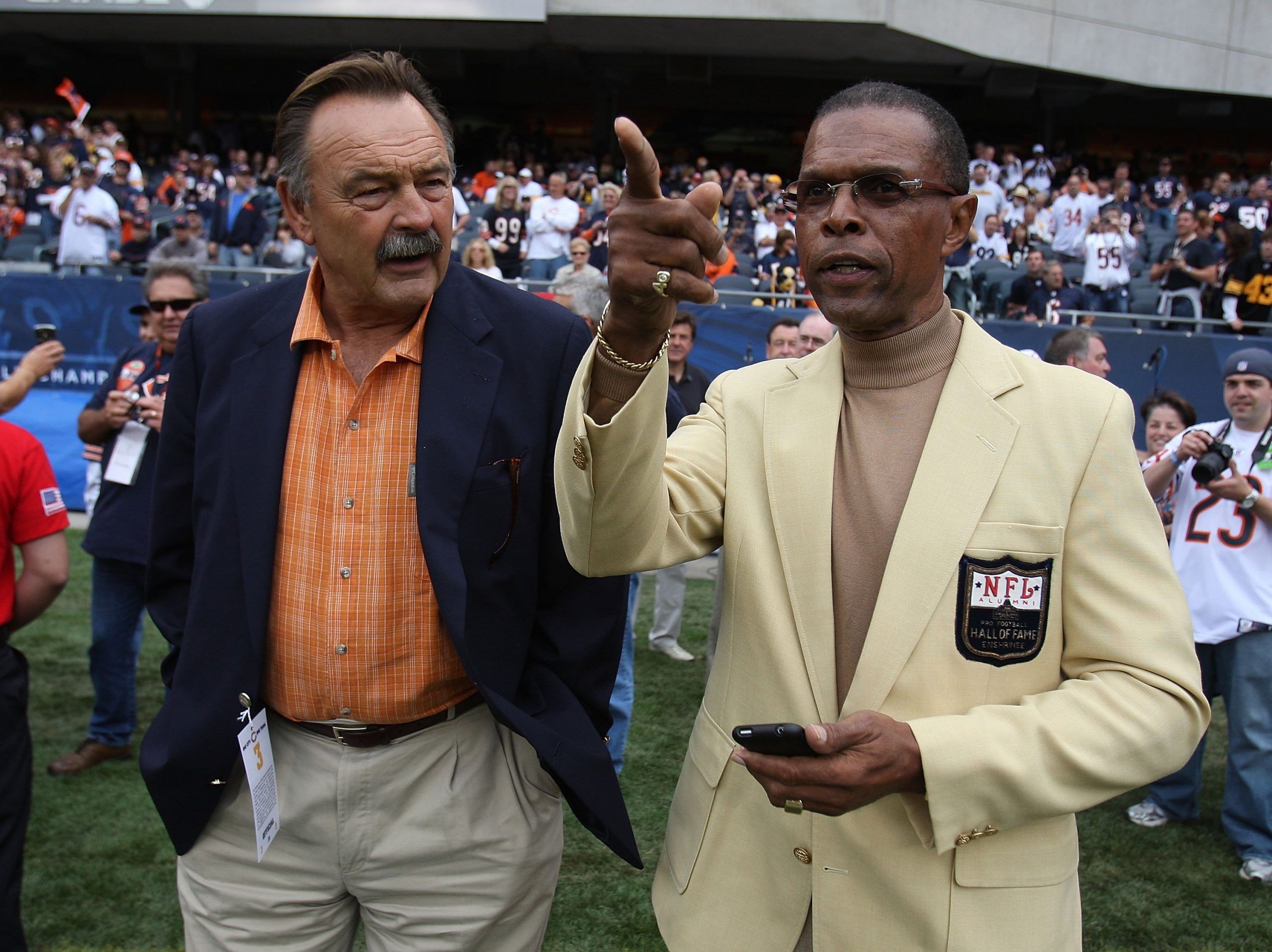 Gale Sayers, legendary Bears running back, dead at 77