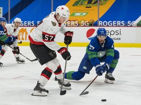Senators' Matt Murray suffers lower-body injury vs. Canucks