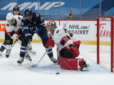 Tim Stutzle has first NHL hat trick, Senators beat Jets 4-2