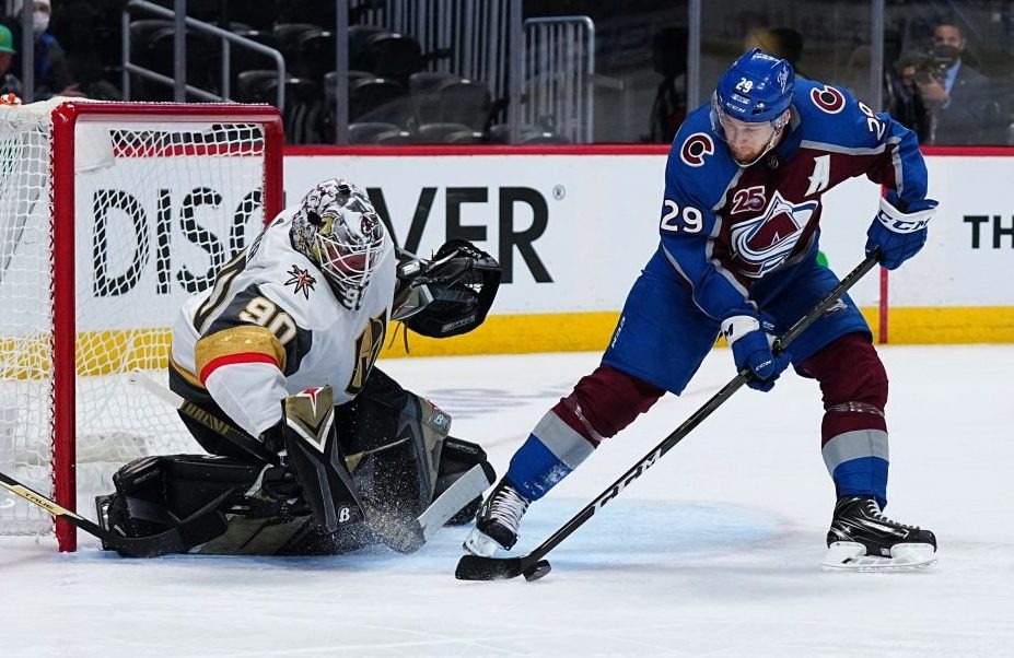 Nathan MacKinnon's 2 goals lead Avalanche past the Panthers