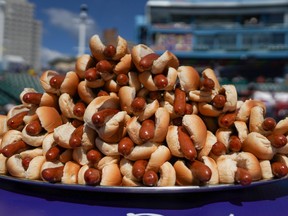 Study says eating a hot dog shortens your lifespan by 36 minutes