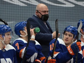 While his team was shut down due to COVID-19, New York Islanders coach Barry Trotz called Ottawa Senators coach D.J. Smith for advice and said, 'D.J. was fantastic.'