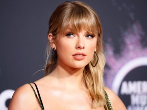 Taylor Swift arrives at the 2019 American Music Awards in Los Angeles, Calif., Nov. 24, 2019.