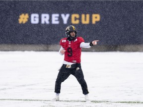 The Hamilton Tiger-Cats will go with Dane Evans as their starting quarterback in Sunday's Grey Cup game against the Winnipeg Blue Bombers.