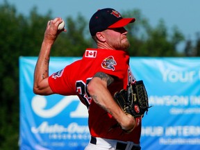 The Ottawa Titans have signed left-handed pitcher Evan Grills.